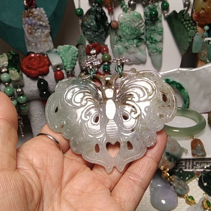 翡翠吊坠(赠链)足银镀金镶嵌我****奶