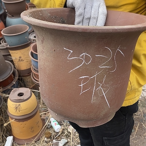 紫砂中国宜兴紫砂花盆，