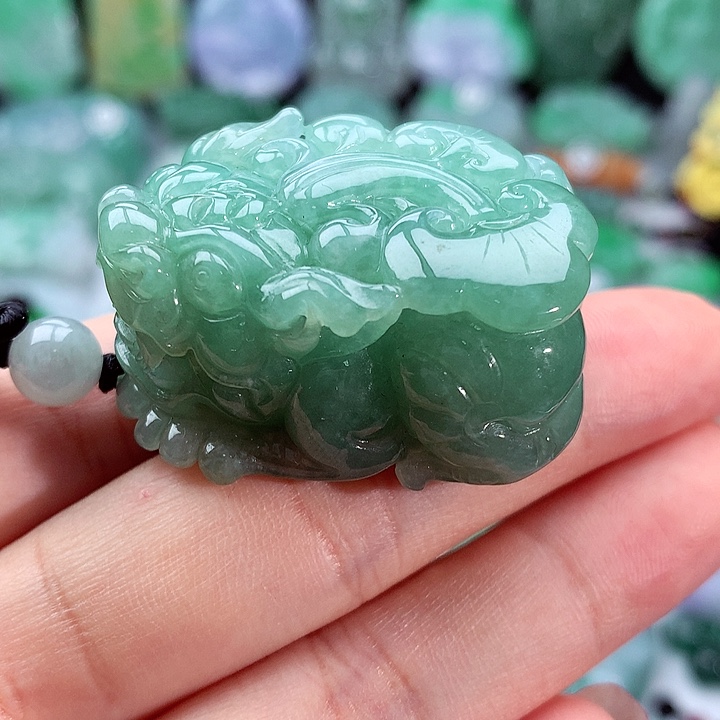 翡翠颈饰未镶嵌翡翠