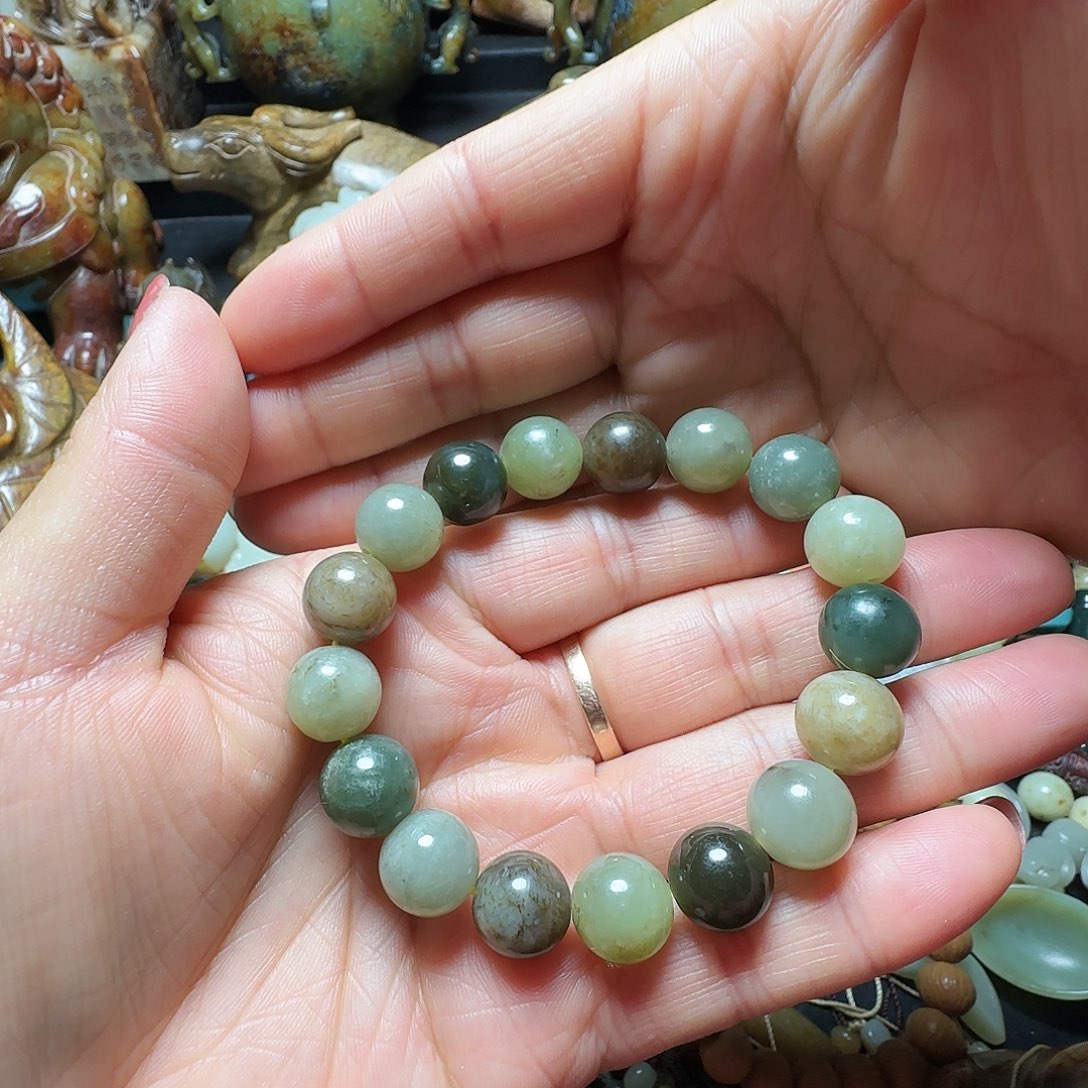 和田玉未镶嵌手串