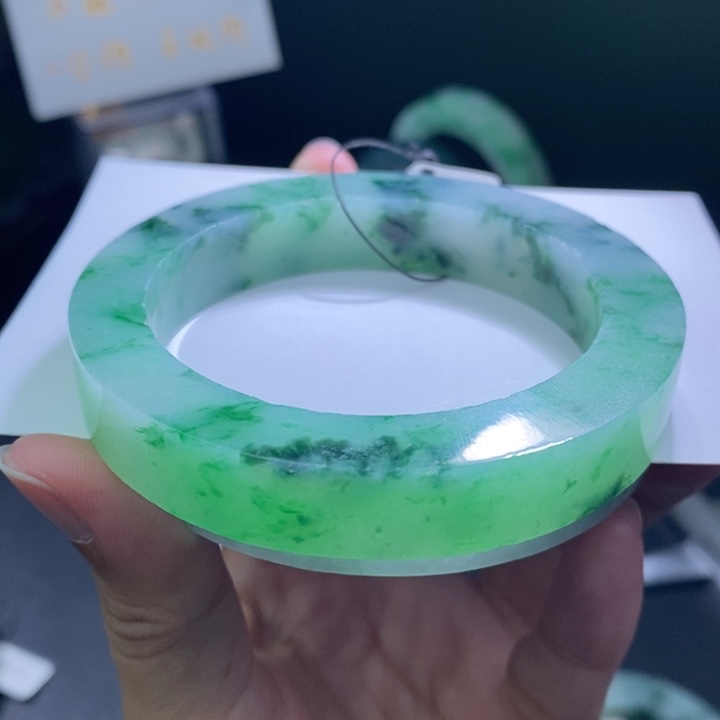 未镶嵌翡翠定制翡翠爱****妞