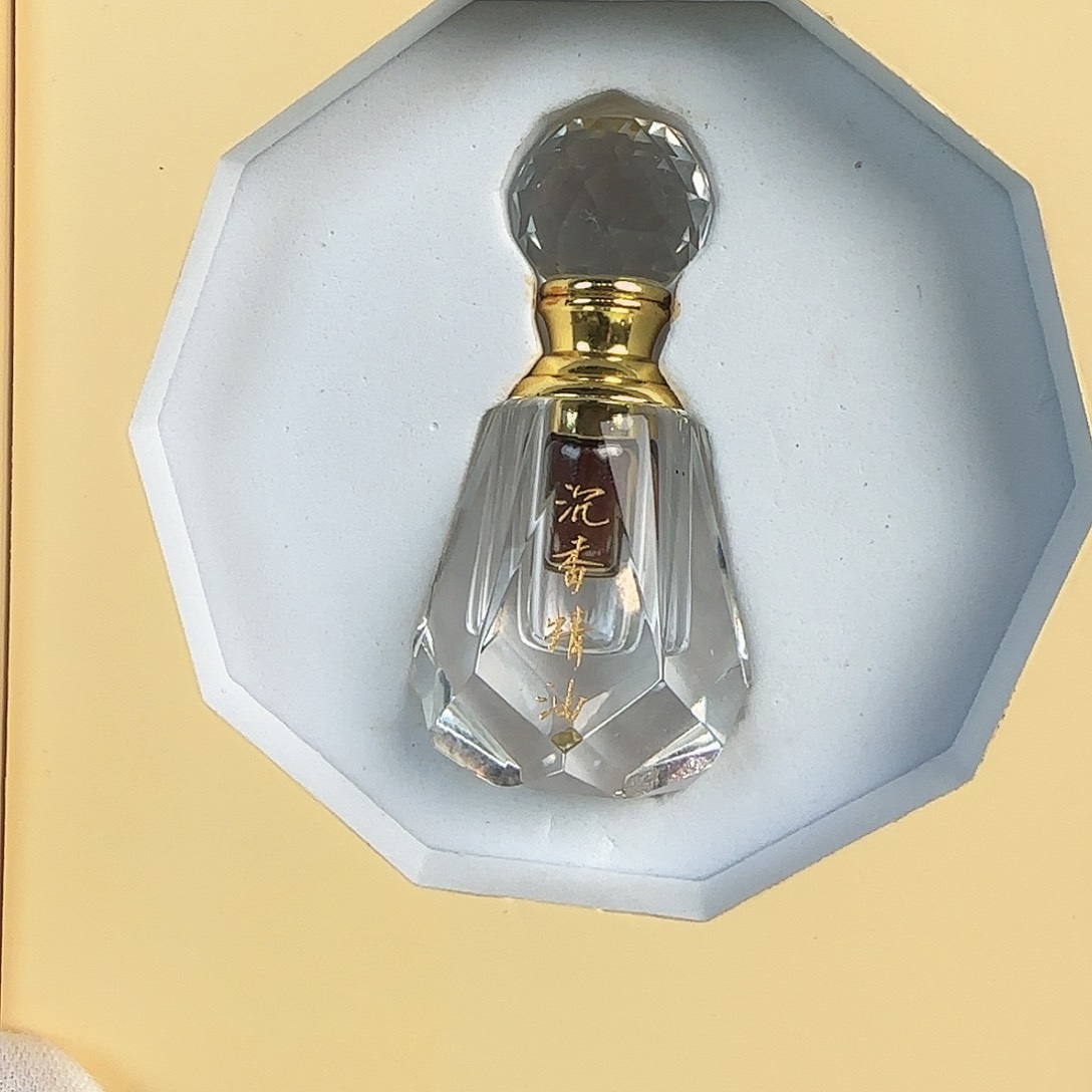 沉香沉香精油沉水天然野沉香精油