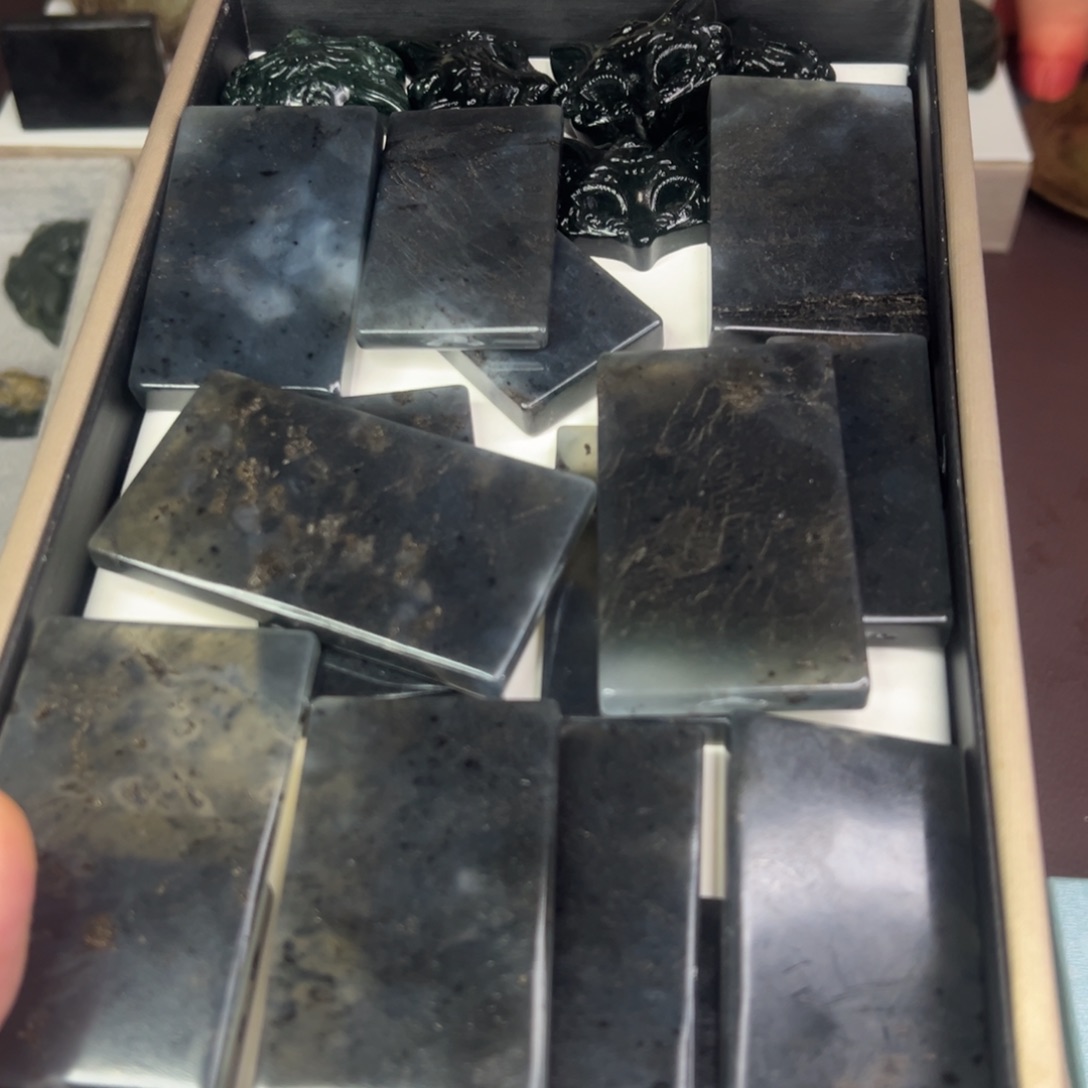 岫玉未镶嵌颈饰水墨无事牌批发