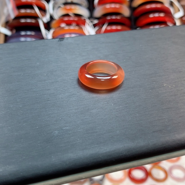 玛瑙/玉髓手镯未镶嵌H****