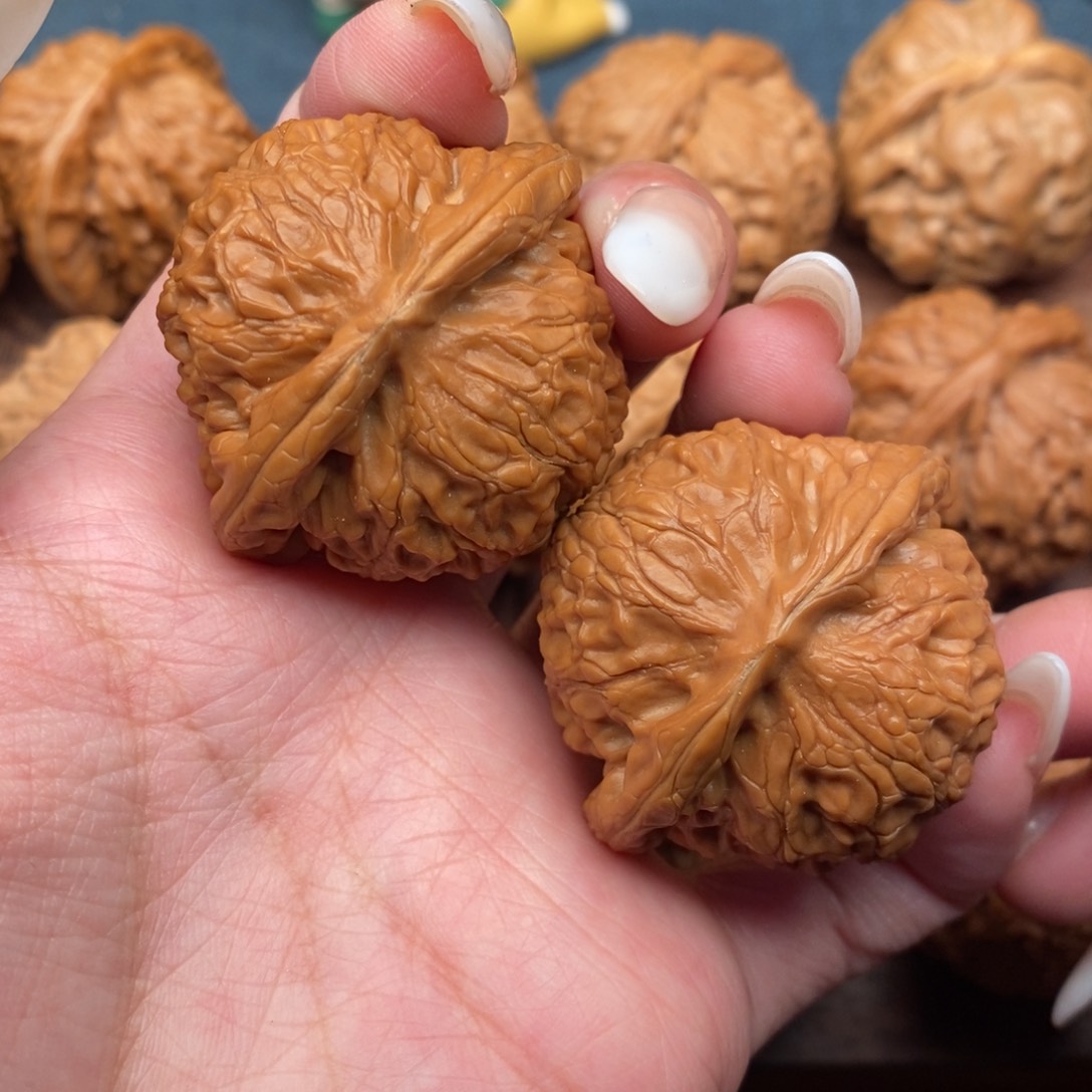 文玩核桃把件全品，矮桩满肉宫灯41