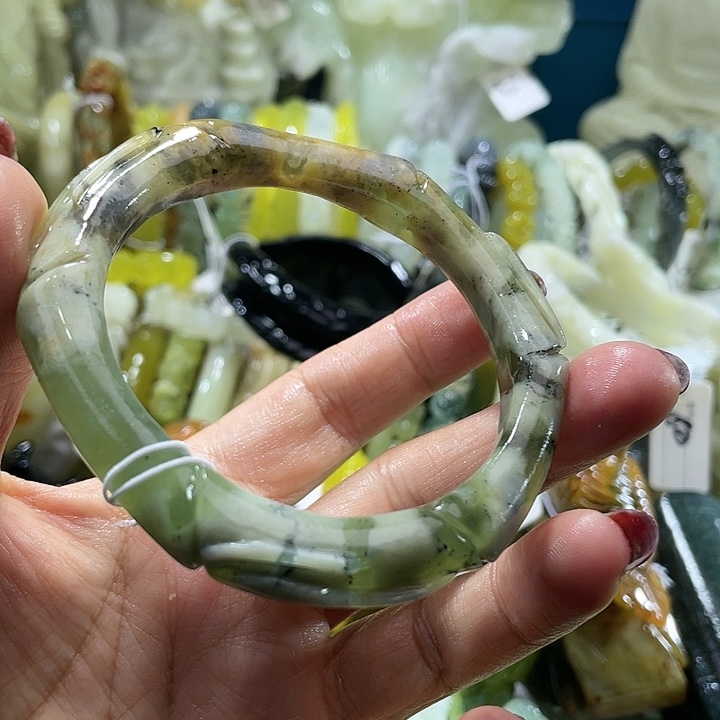 岫玉未镶嵌手镯58.59