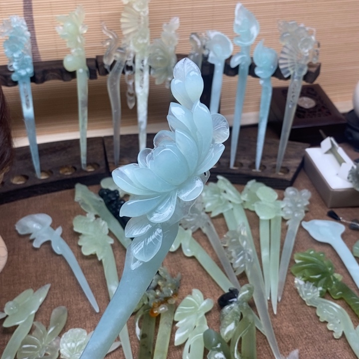 蛇纹石玉未镶嵌发饰