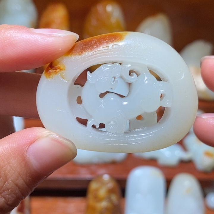 和田玉未镶嵌颈饰