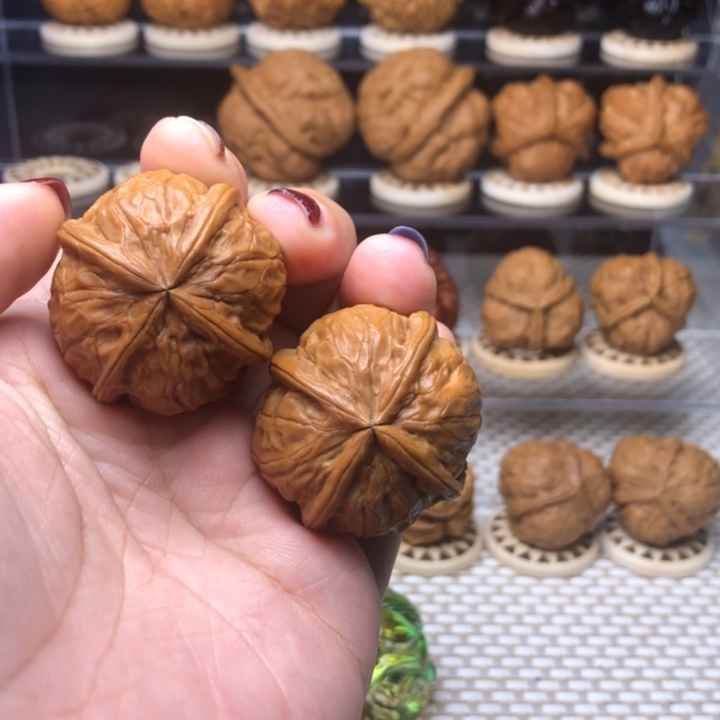 二***烩文玩核桃把件500金龙抱玺