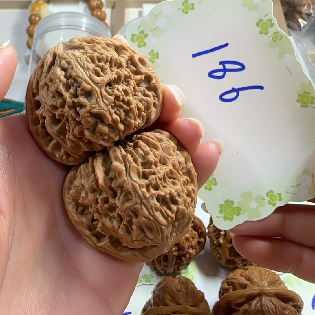 文玩核桃吊坠186号南疆石4.4