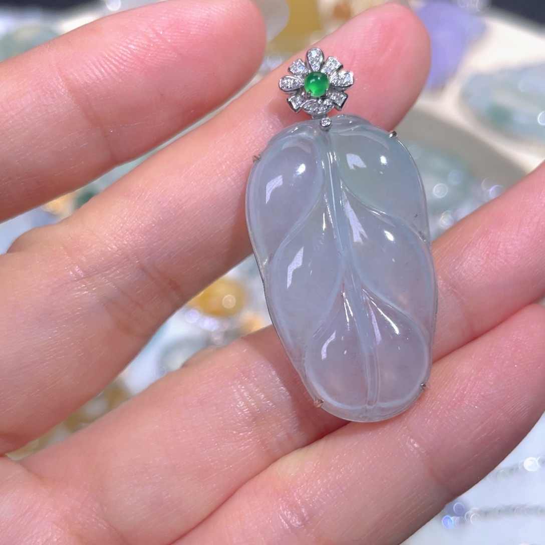 颈饰18K金镶嵌翡翠翡翠