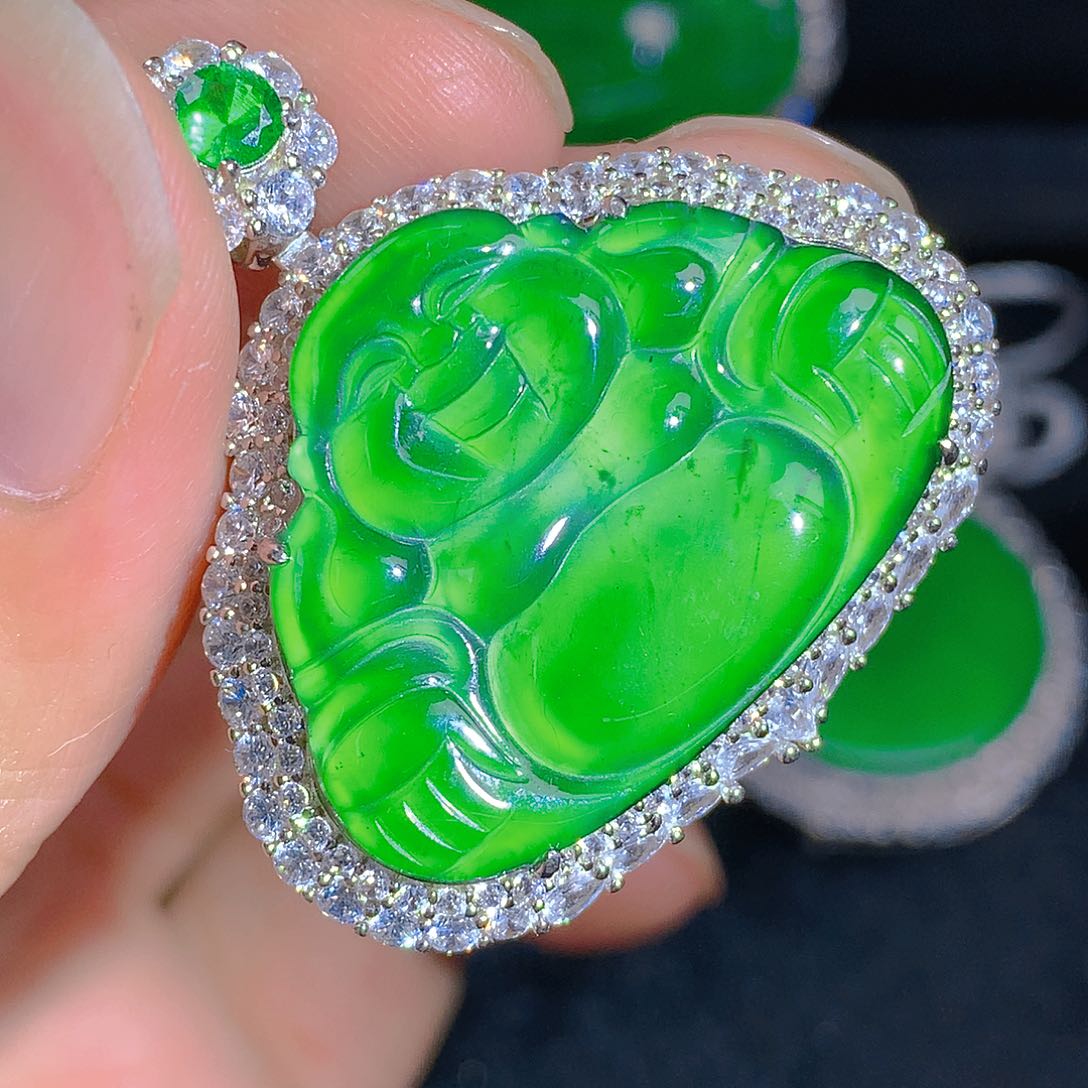 翡翠颈饰银S925镶嵌吊坠