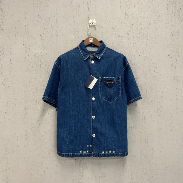 未使用 Prada/普拉达 丹宁水洗牛仔三角标衬衫短袖M码 Z00335