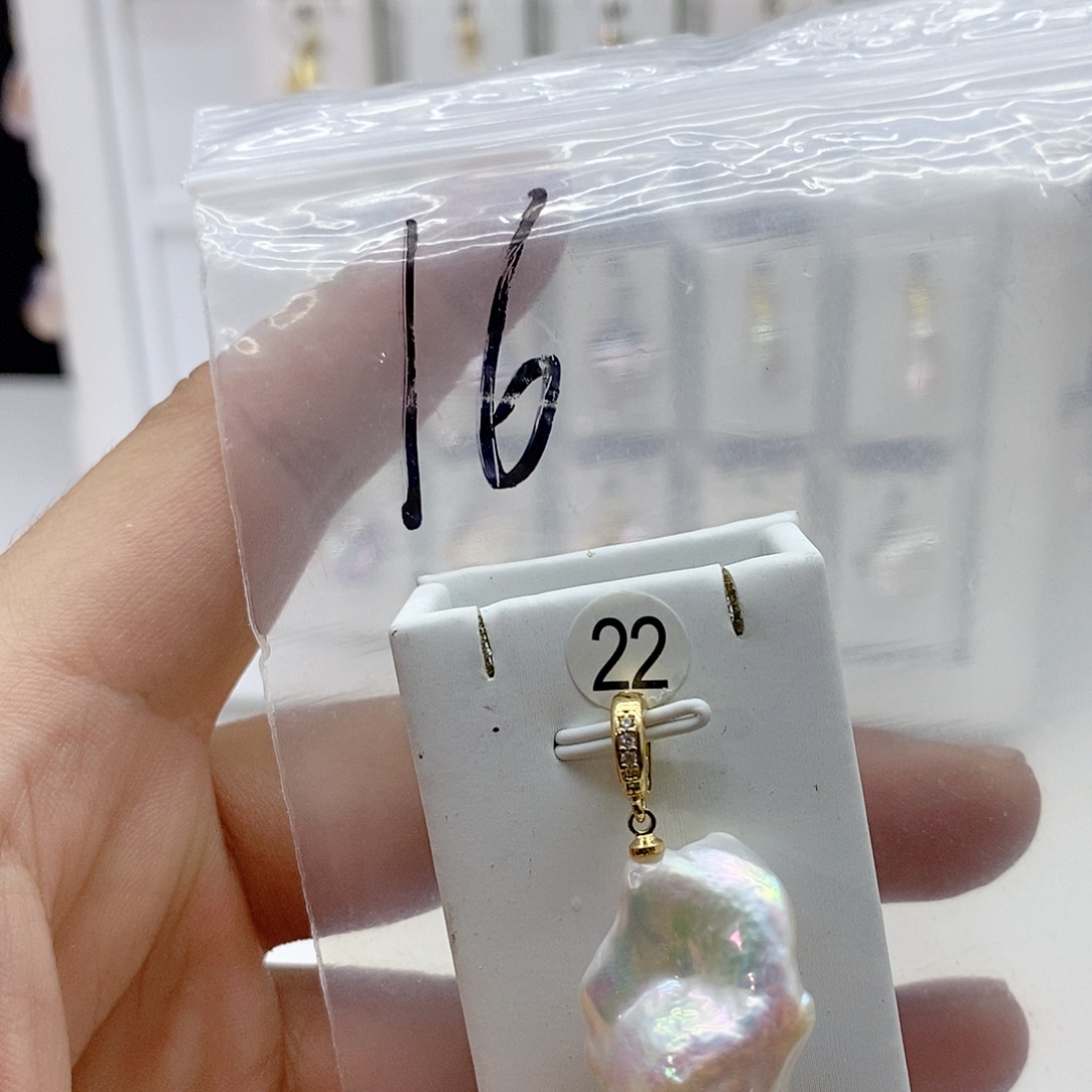 淡水珍珠颈饰合金