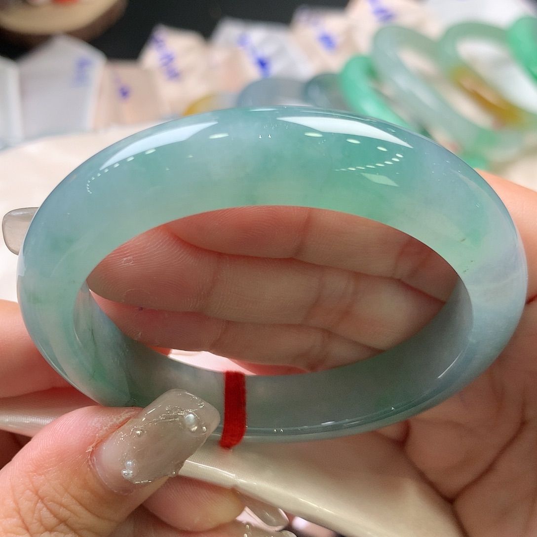 翡翠未镶嵌手镯54.3正圈