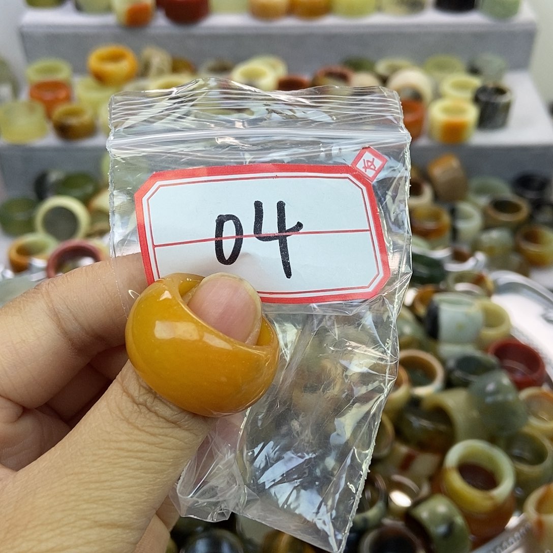 .***卐蛇纹石玉未镶嵌戒指