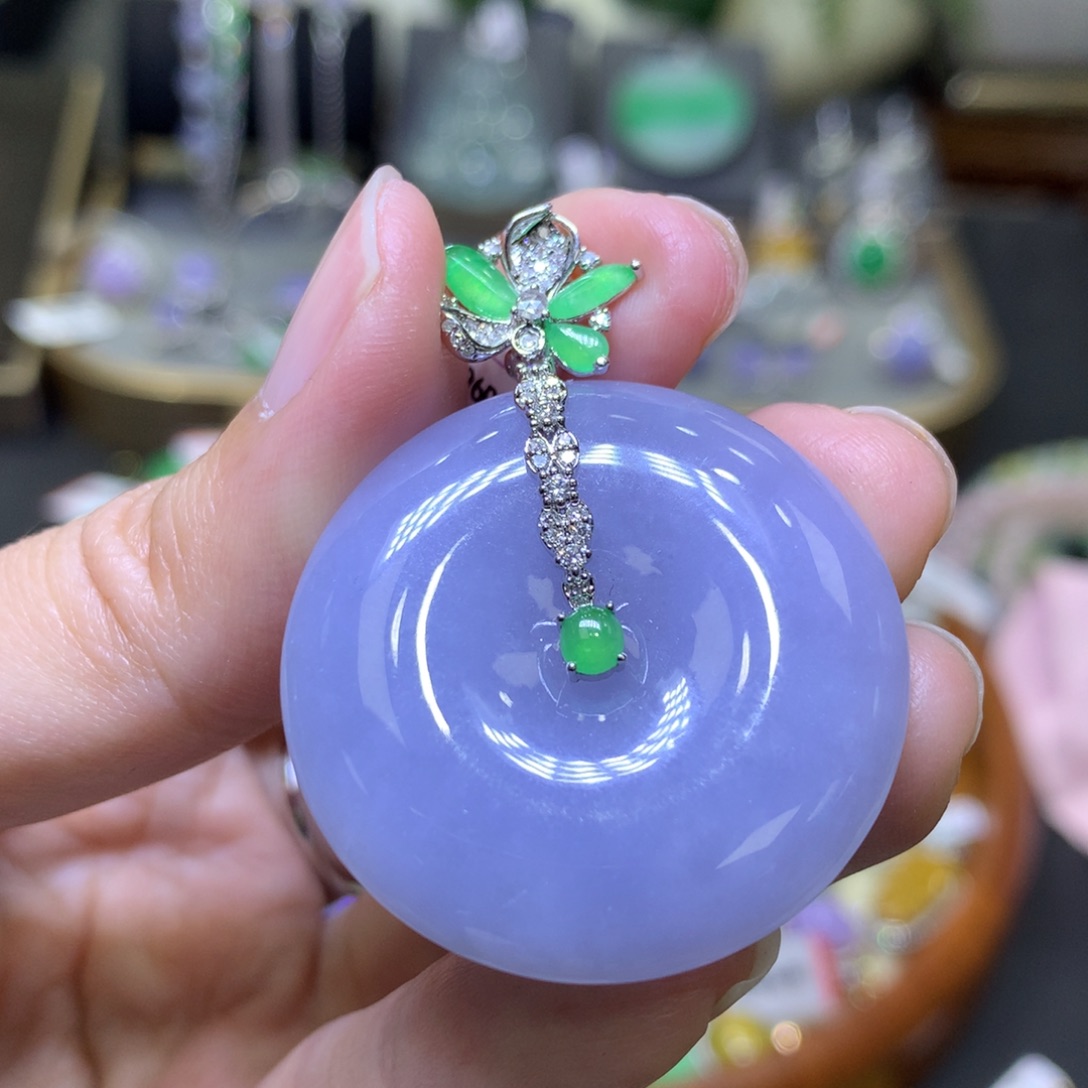 翡翠颈饰18K金镶嵌翡翠吊坠项链