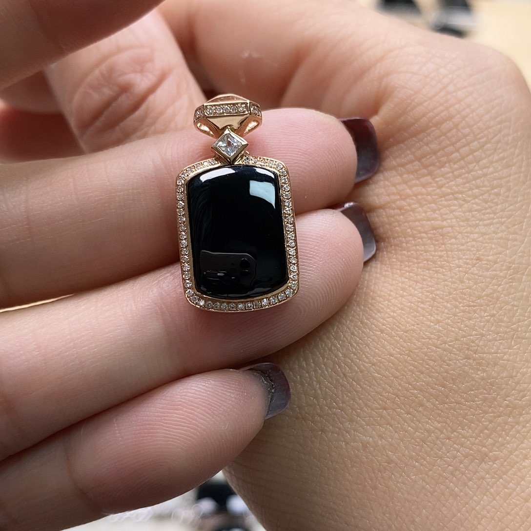 翡翠颈饰18K金镶嵌墨翠