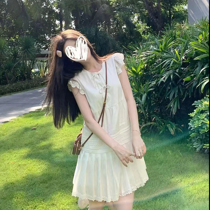 孕妇2025夏季新款法式花边小飞袖短款连衣裙重工设计感别致短裙