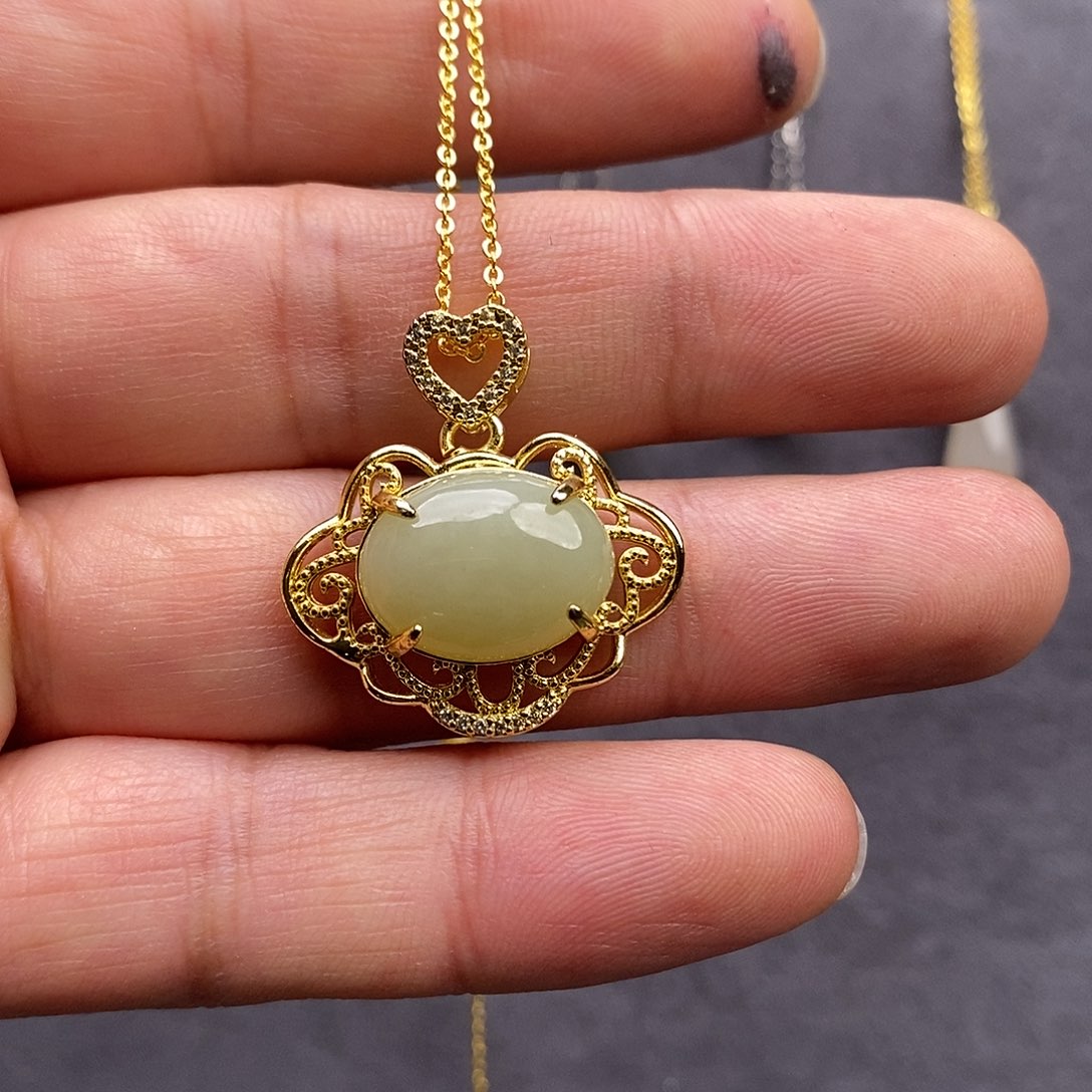 和田玉未镶嵌颈饰