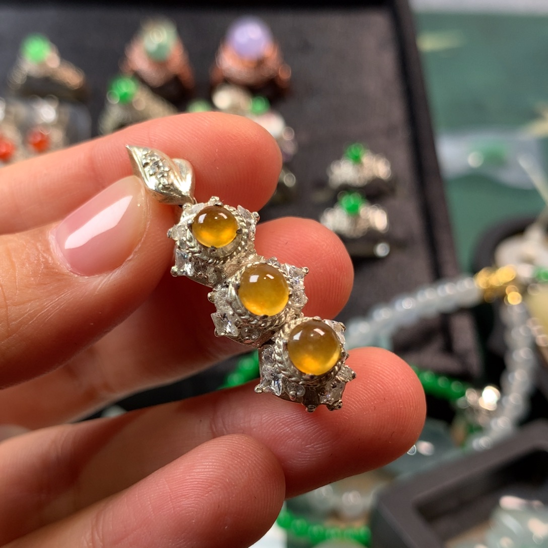 翡翠裸石冰黄翡3颗