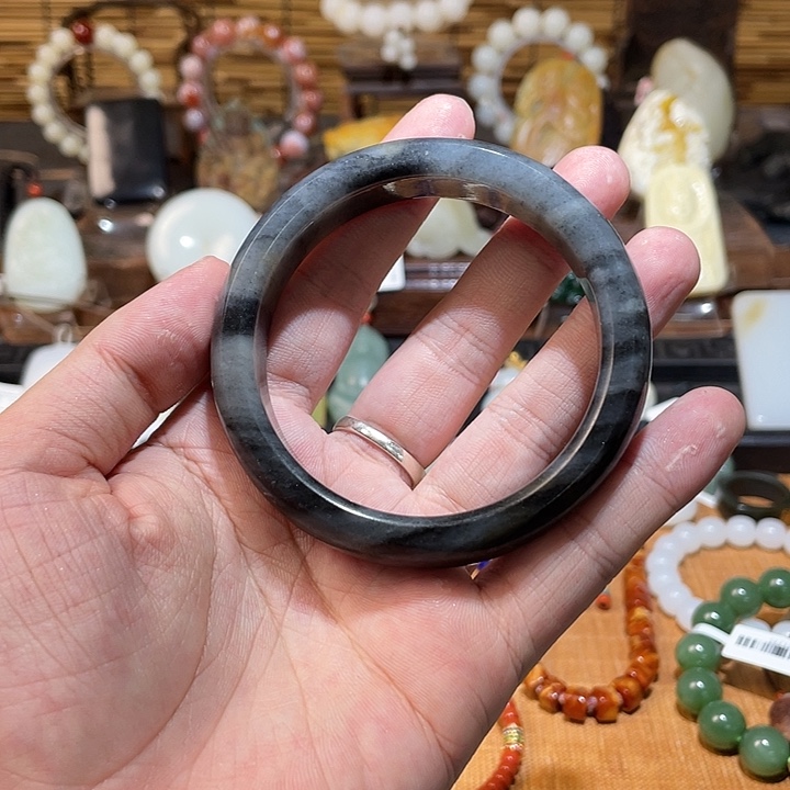 颈饰未镶嵌和田玉手串