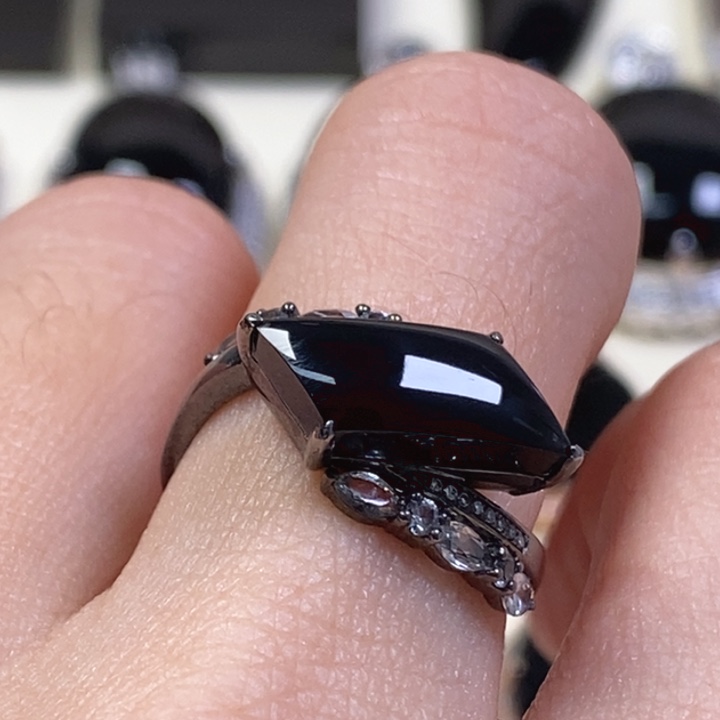 翡翠戒指18K金镶嵌缅甸天然翡翠墨翠