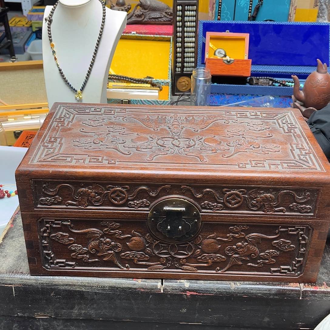 大叶紫檀（黑酸枝木类）