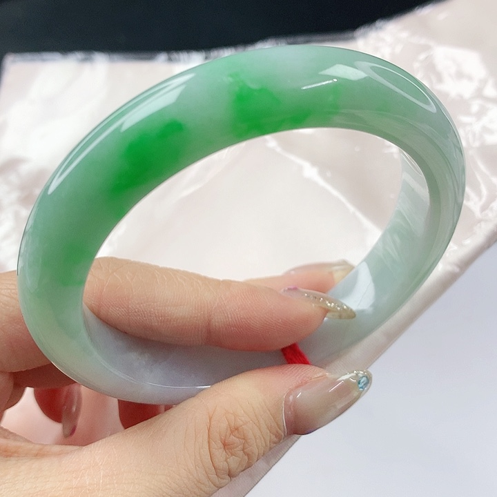 未镶嵌手镯翡翠掌**猪，050