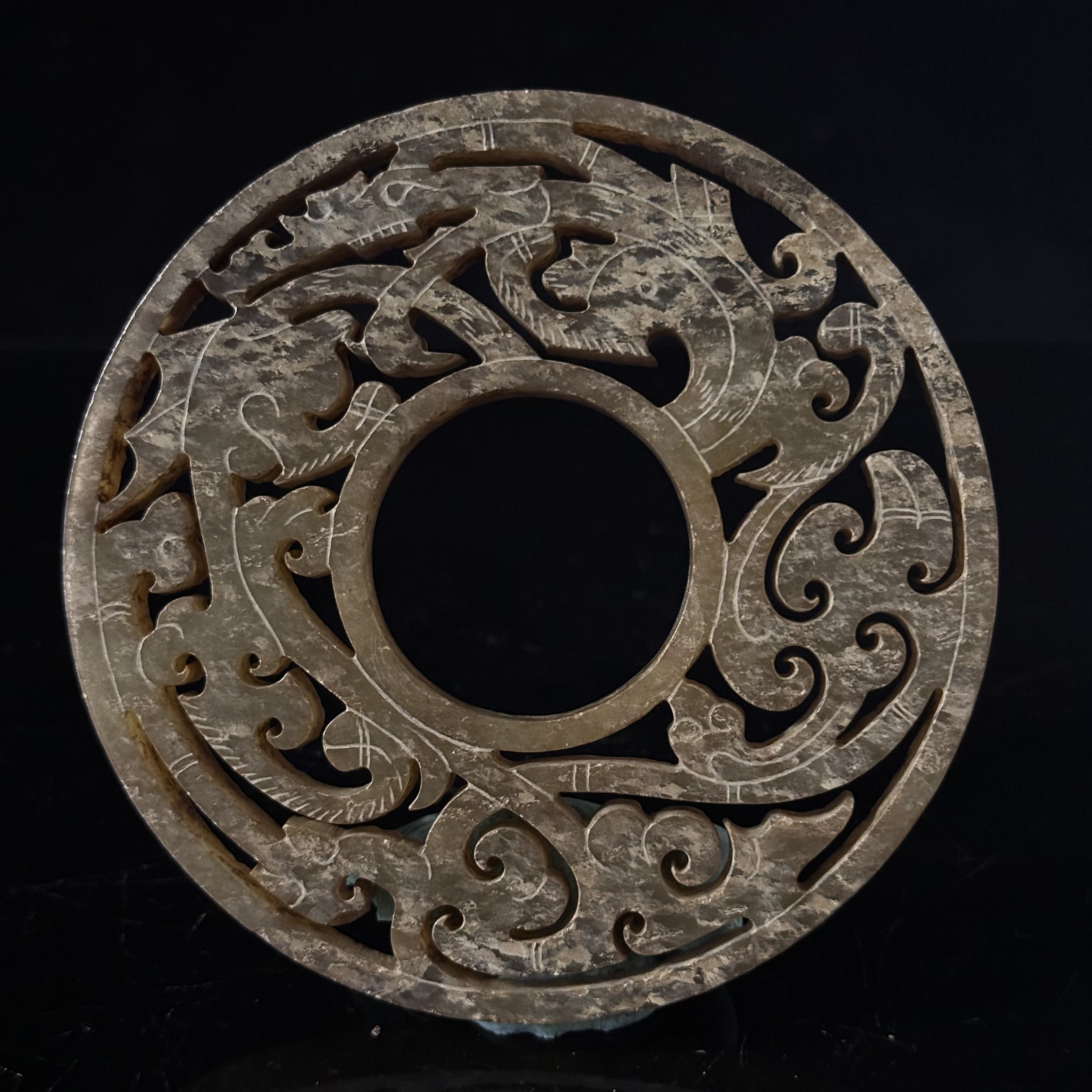 明代和田玉龙纹镂空佩