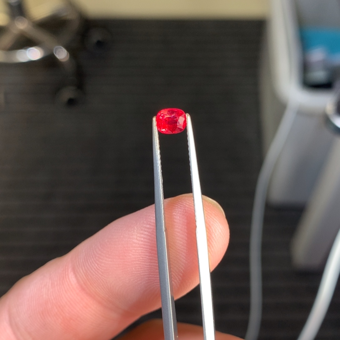 尖晶石裸石未镶嵌0.55克拉纳米亚超绝vb