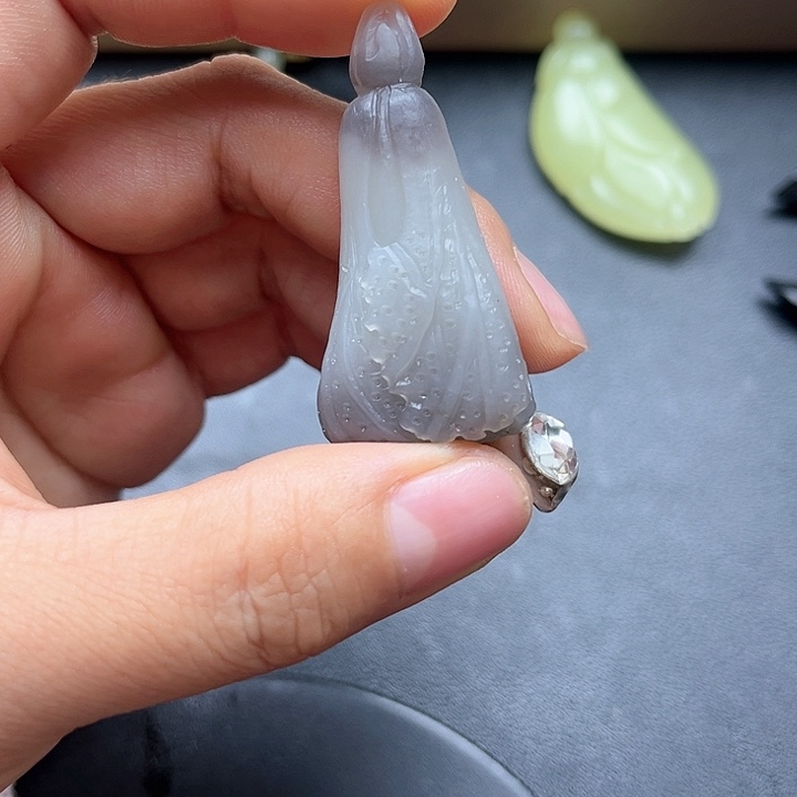 【闪购商品】颈饰未镶嵌和田玉一***?