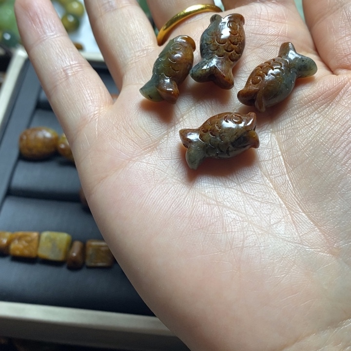 果***e岫岩河磨玉（透闪石质玉）未镶嵌珠宝奇石