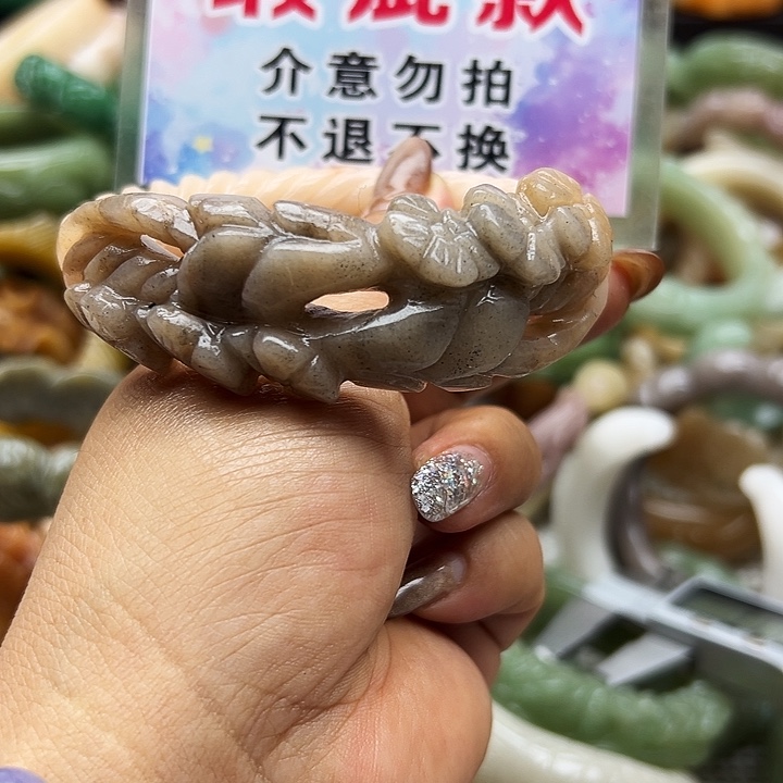 未镶嵌手镯石英岩玉