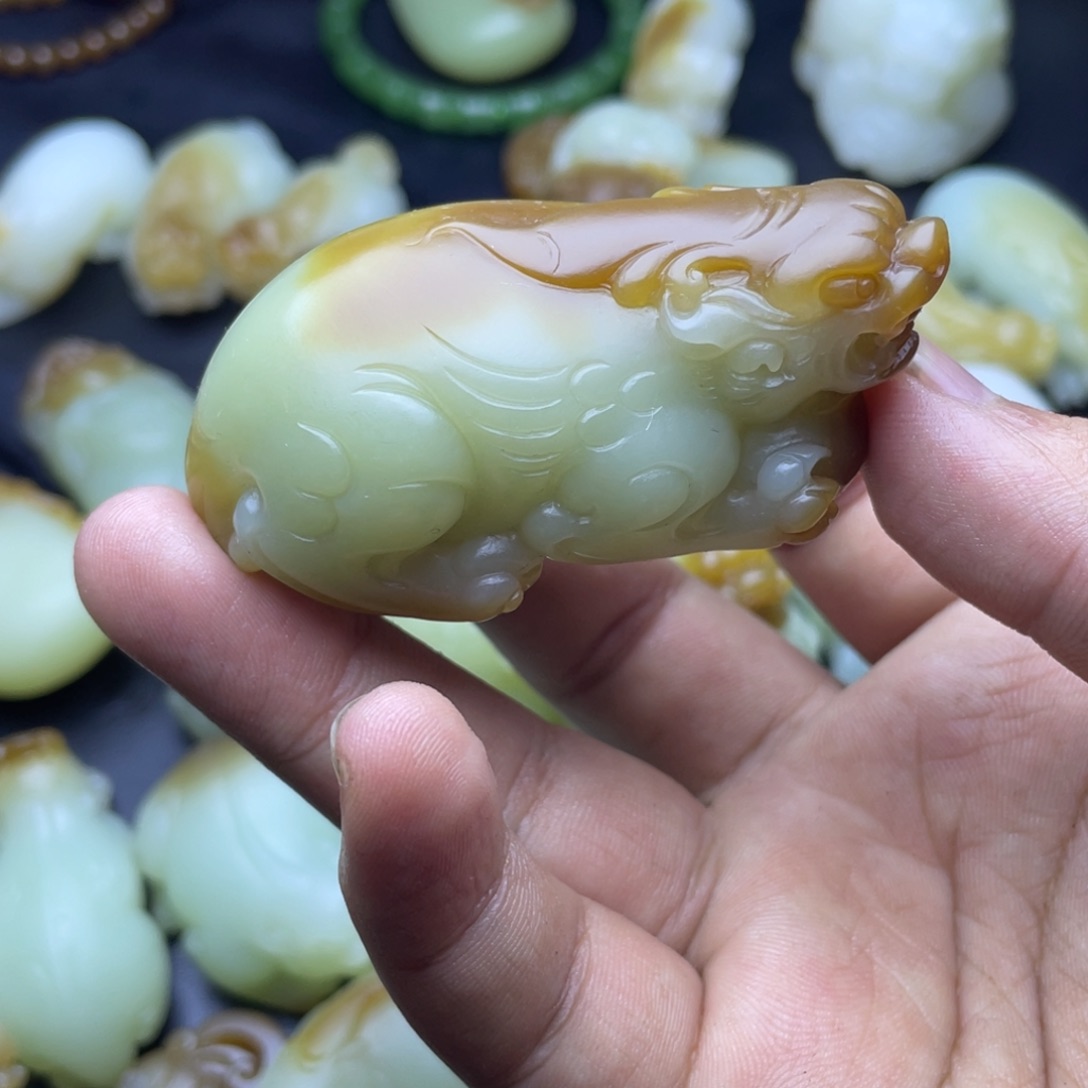 *****和田玉（糖玉）未镶嵌颈饰