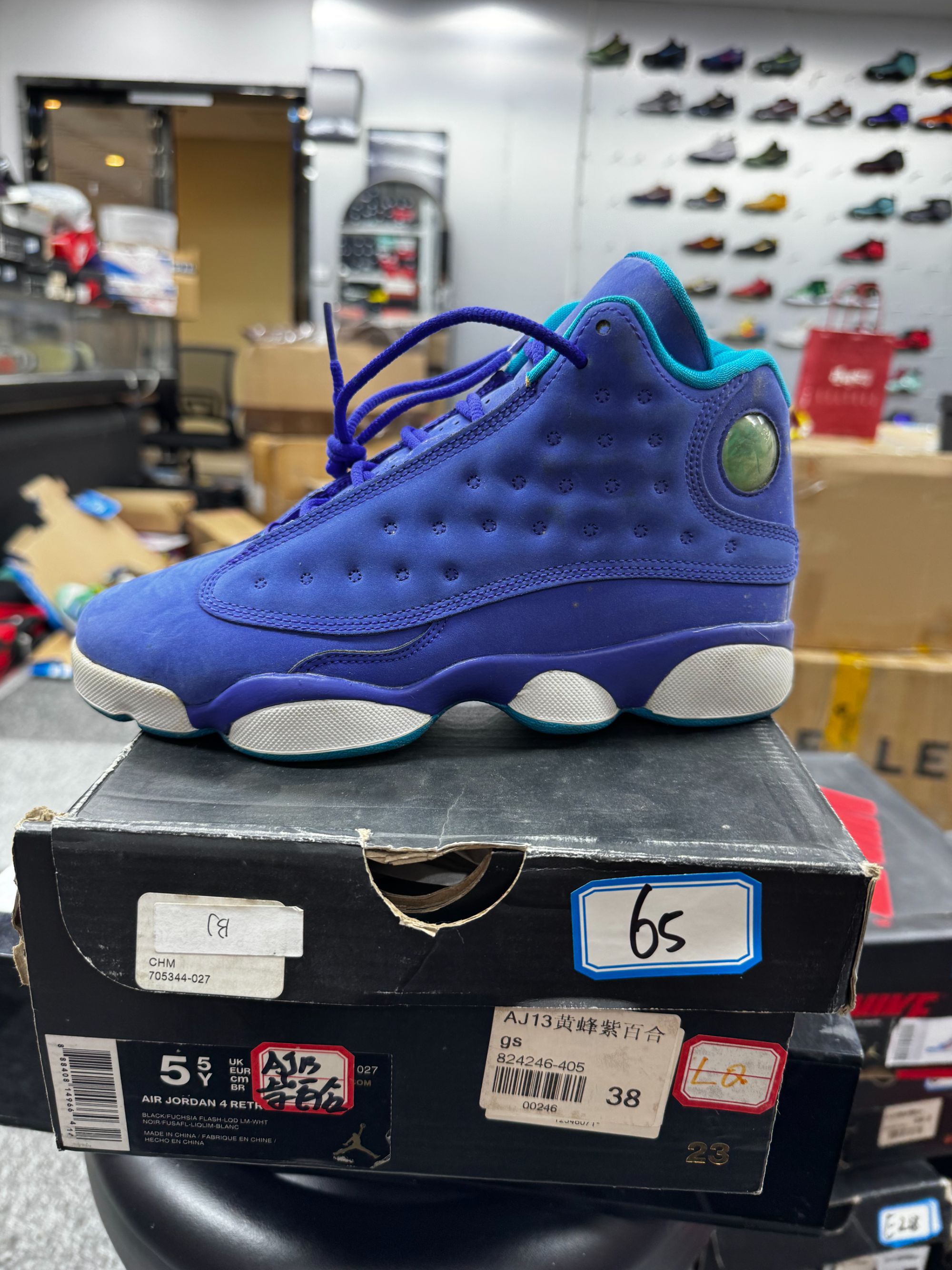 nike  aj13黄蜂紫百合   全新原盒  38码  11月9   gui   65