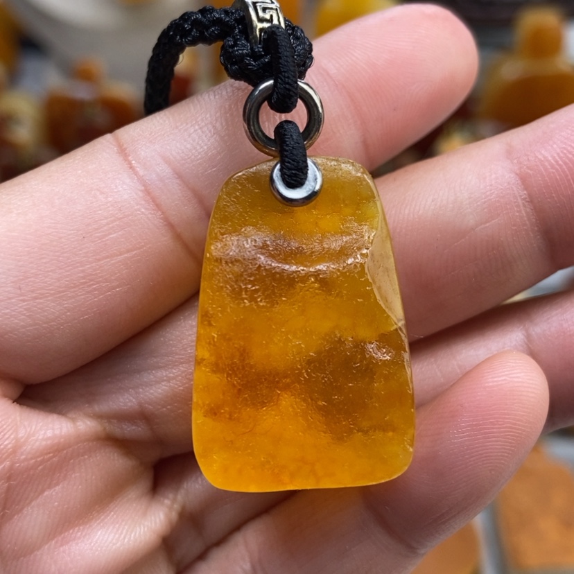 【闪购商品】琥珀颈饰未镶嵌