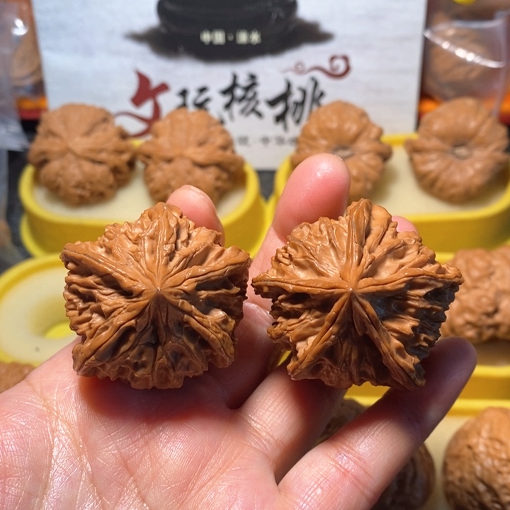 文玩核桃把件五棱天然  42