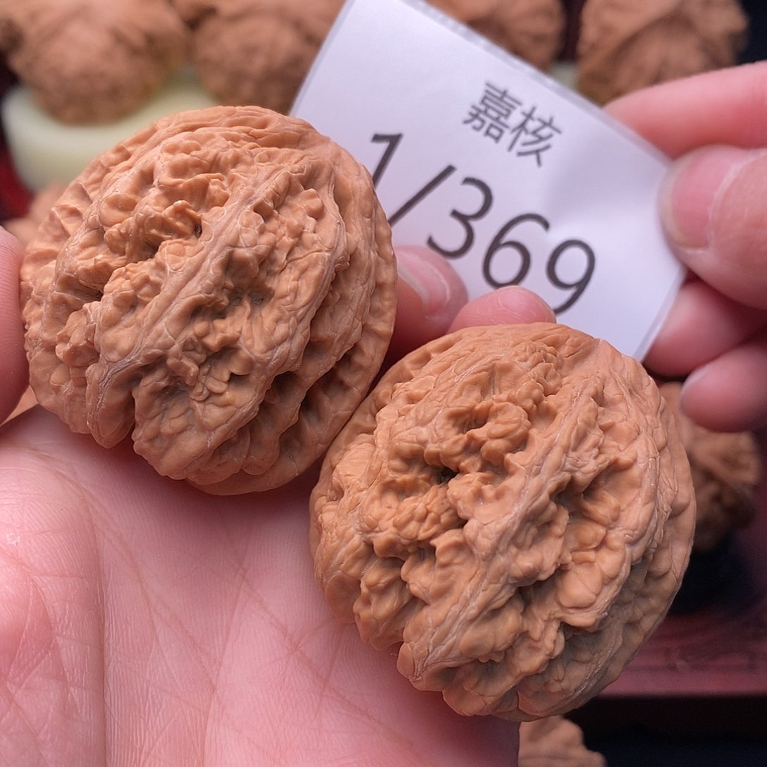 文玩核桃把件全品无修自然桩型42大粗筋 克重50多克
