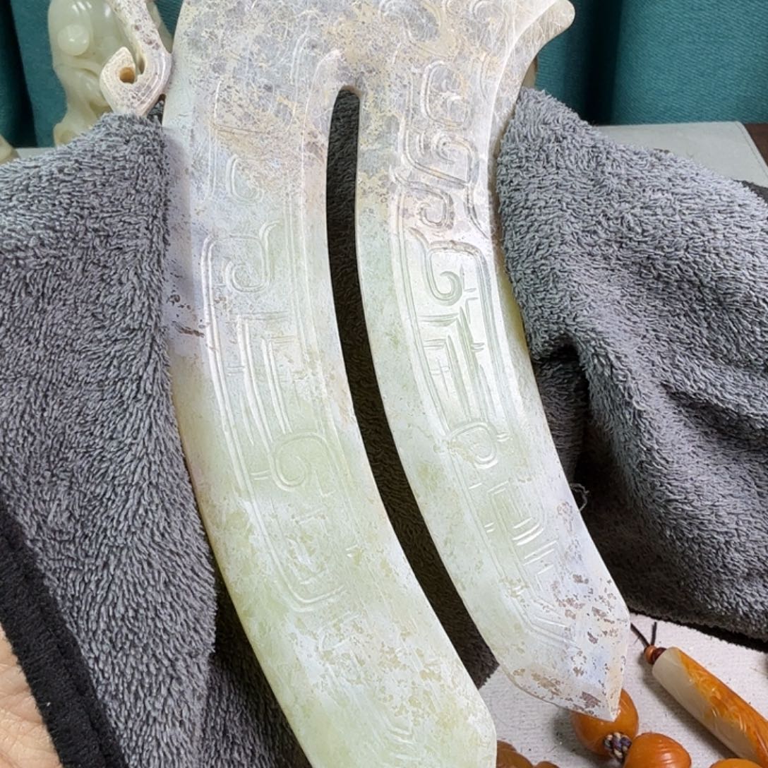 奋***蚁和田玉（糖玉）未镶嵌挂件