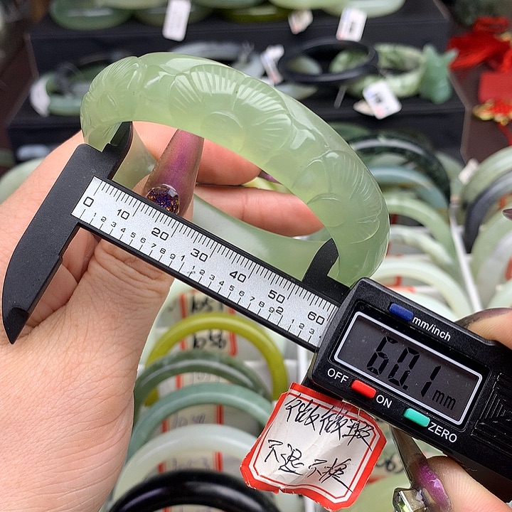 蛇纹石玉手镯未镶嵌1074