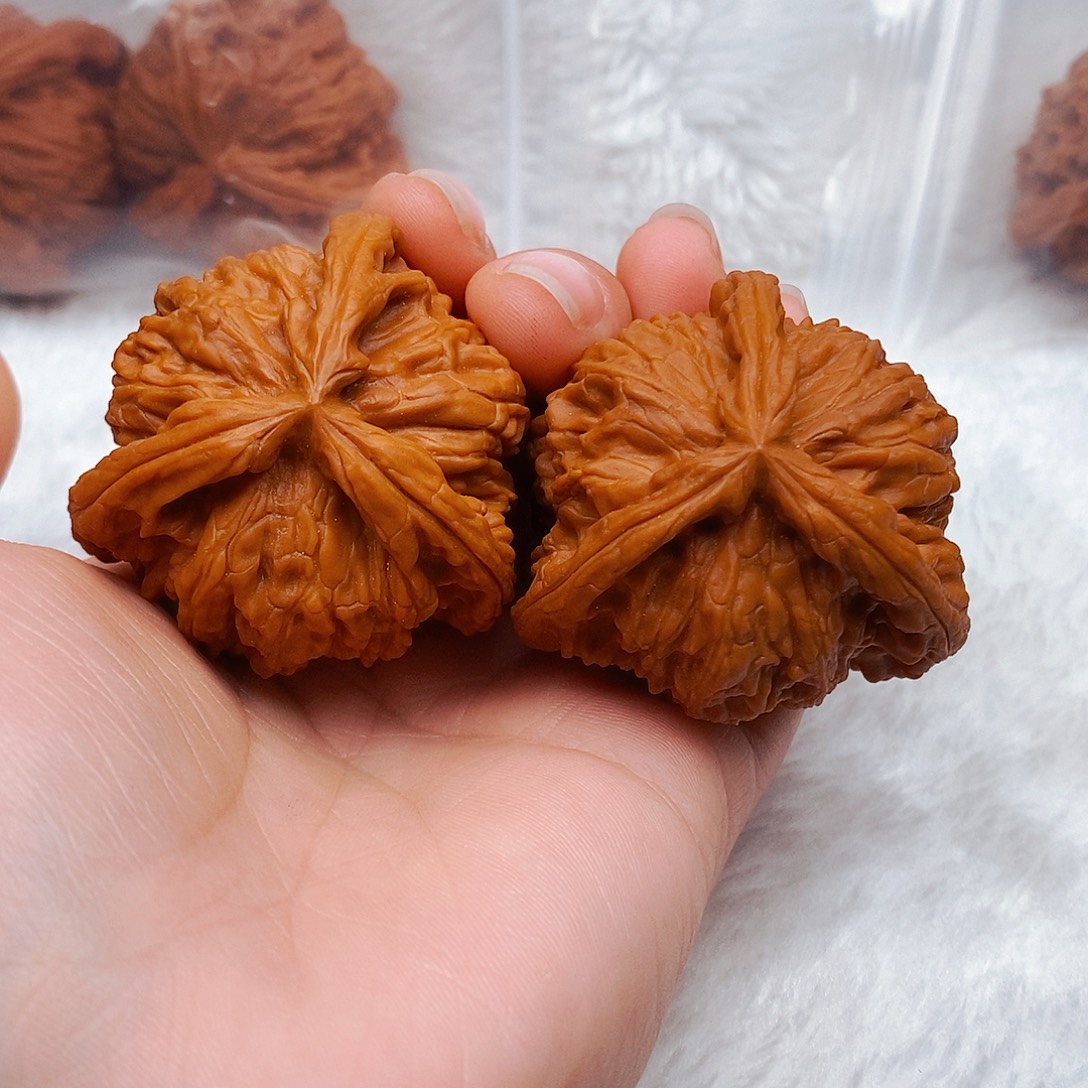 戴***杨吊坠文玩核桃三棱