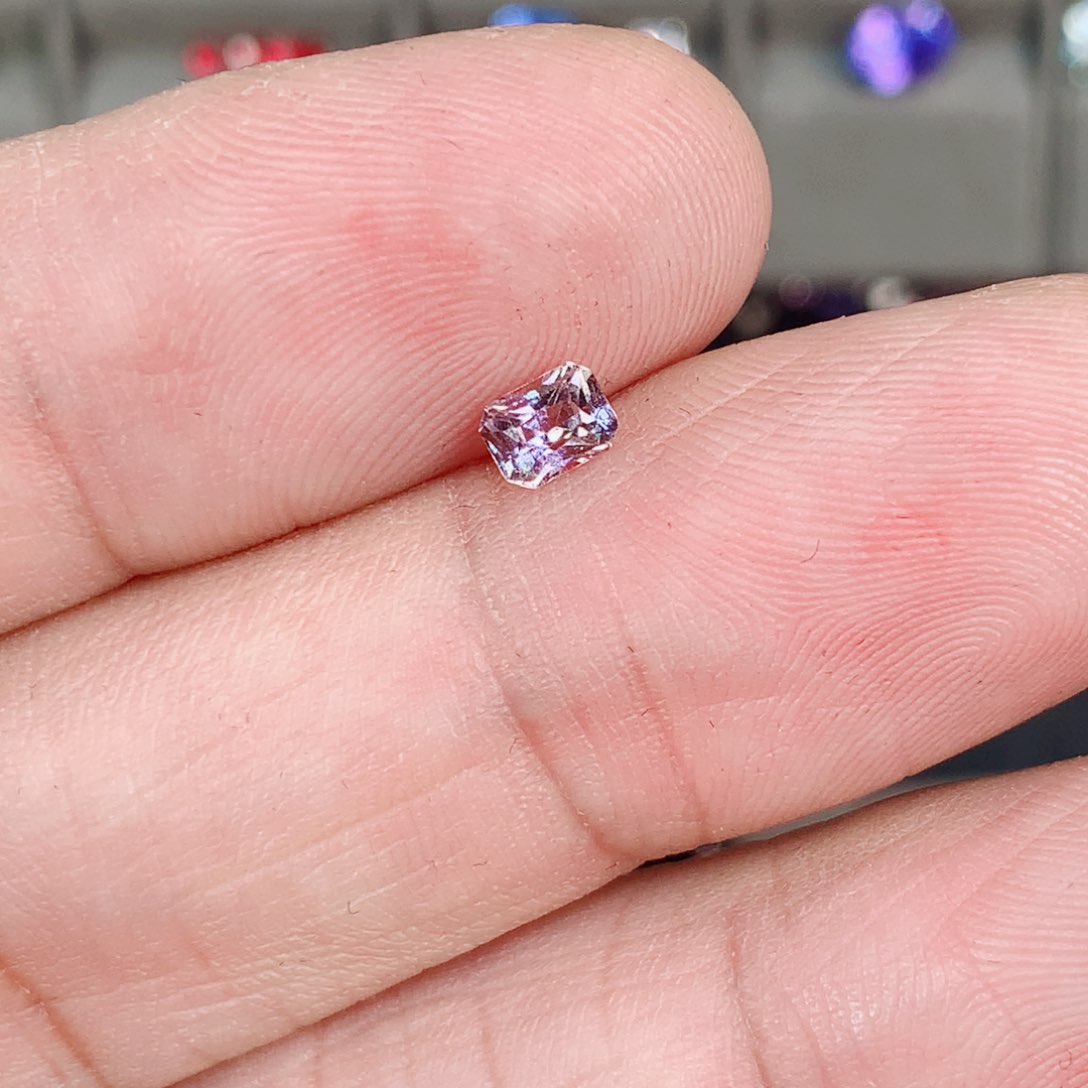 蓝宝石裸石未镶嵌0.4ct 纯天然无烧蓝宝石