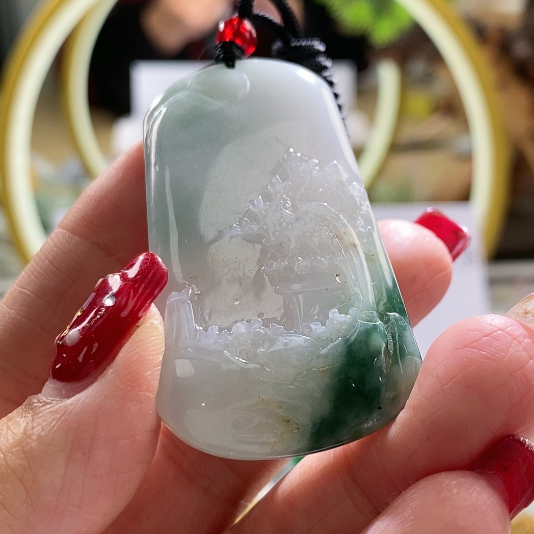 【闪购商品】翡翠颈饰未镶嵌山水