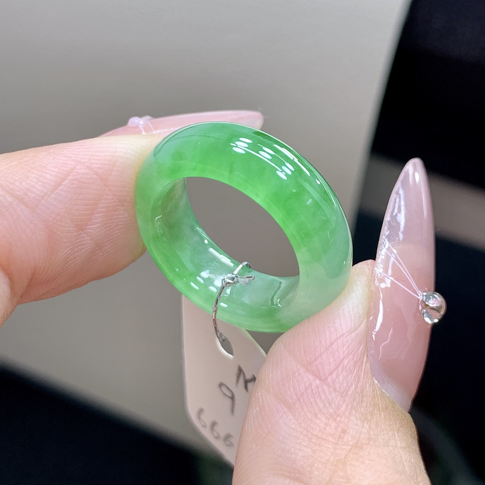 9号 满色冰绿芙蓉种阳绿色冰底缅甸翡翠A货戒圈 内径15.4-6.4-3.9