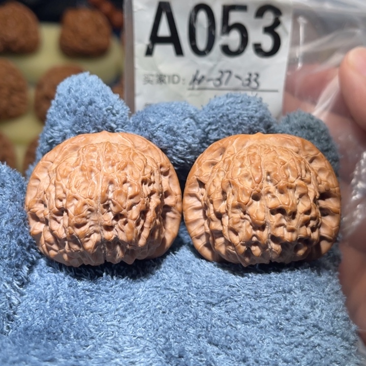 文玩核桃把件平谷血麒麟40