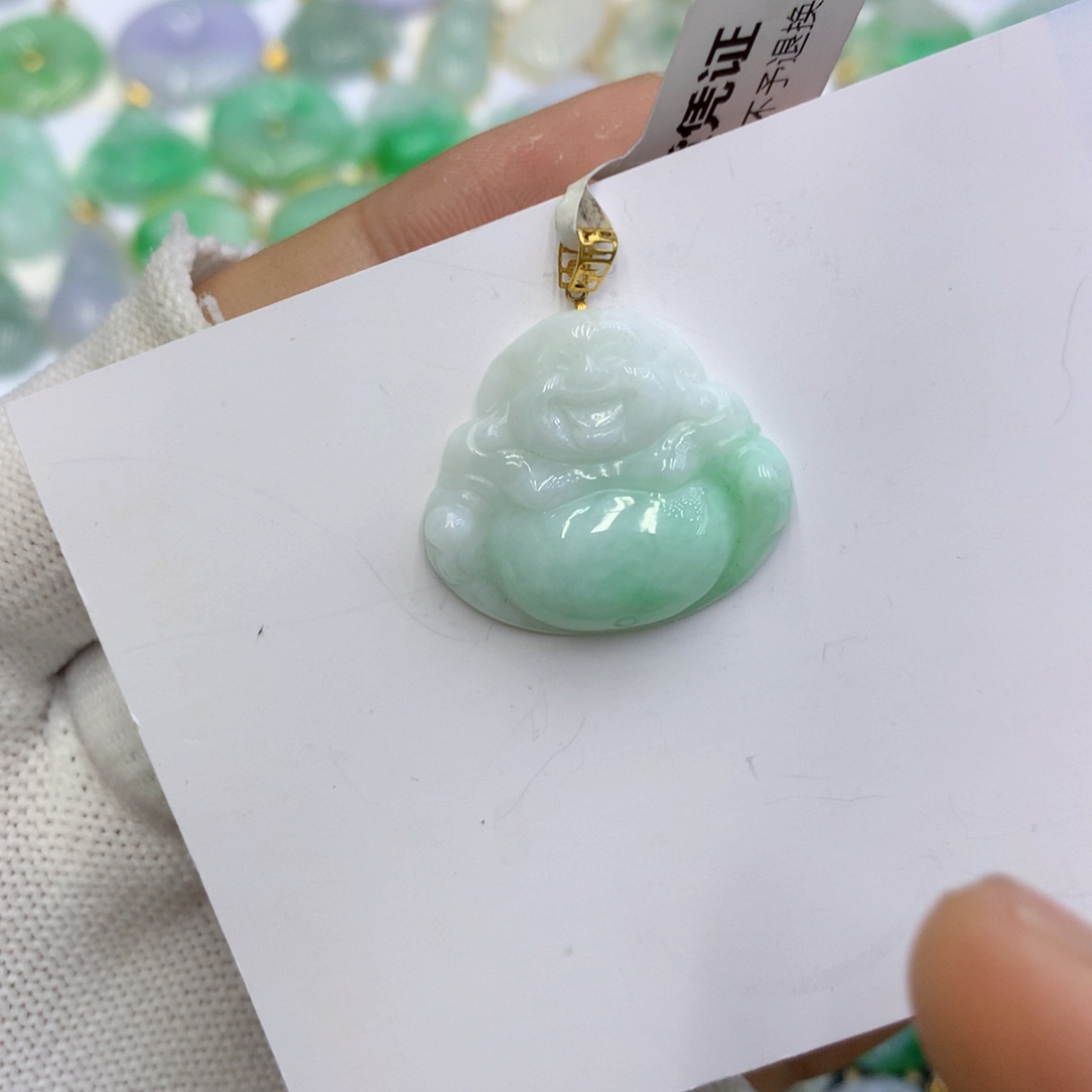 翡翠颈饰未镶嵌翡翠