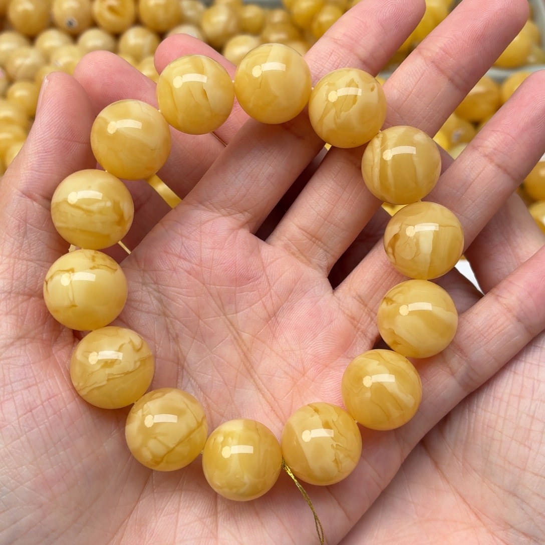 蜜蜡未镶嵌裸石16+同料手串