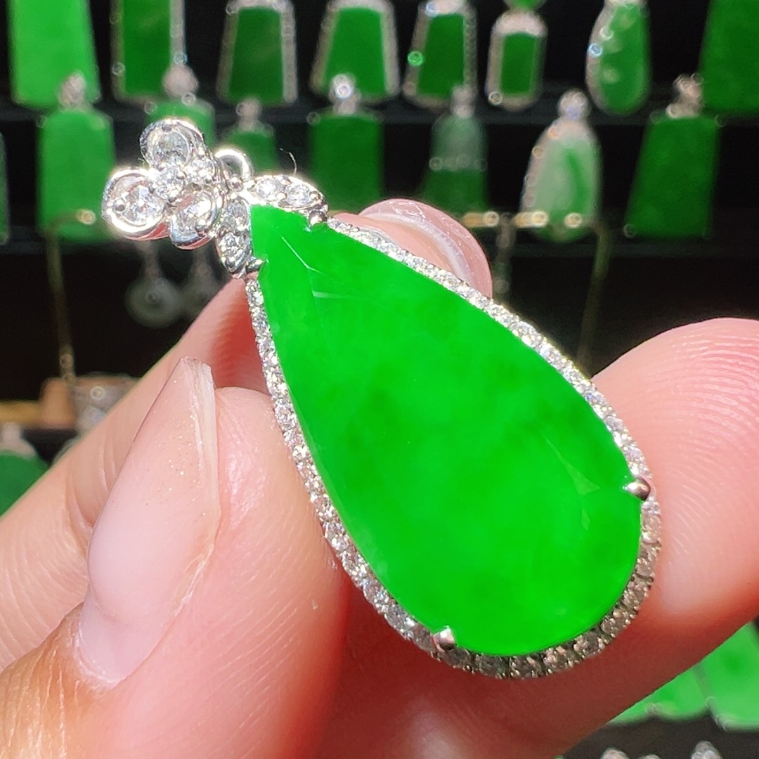 翡翠吊坠(不含链)18K金镶嵌