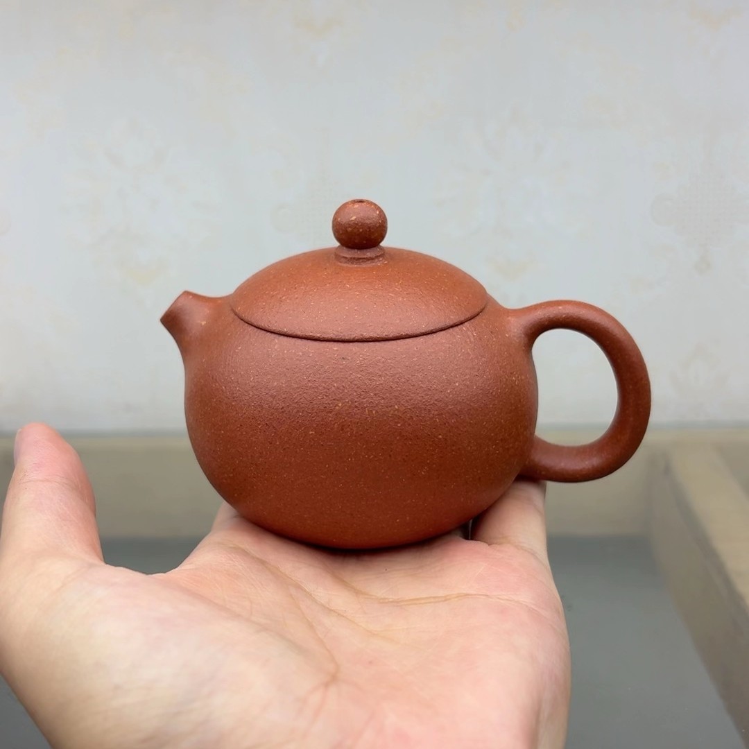 黄龙源红降坡，原矿无添加，无酸洗，本山料，半手工艺，西施120cc左右